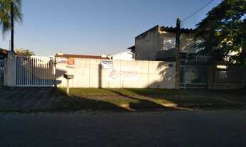 Imagem 4: Ampla Residência no Centro de Guaratuba-PR: Casa à Venda