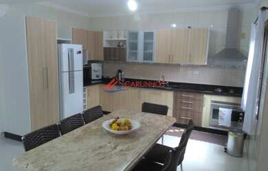 Imagem 7: Excelente imóvel com acabamento alto padrão, localizado em rua movimentada com comércios e