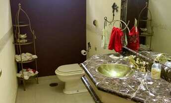 Imagem 4: 3 dormitórios, 1 suítes, 5 banheiro, 4 vagas na garagem