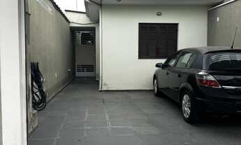 Imagem: 3 dormitórios, 1 banheiros, 2 vagas na