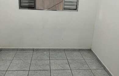 Imagem 5: 4 dormitórios, 1 banheiros, 1 vaga na garagem