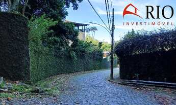 Imagem: Terreno localizado na Gávea, em um dos