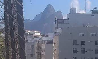 Imagem 2: Cobertura posto 6 - VISTA MAR - ESPETÁCULO - entrar e morar - 70m2- quarto (2) e sala acon