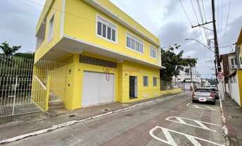 Imagem: Lindo sobrado de esquina no Centro Histórico