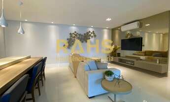 Imagem 2: Apartamento Semimobiliado com 199 m² na Praia Brava com Vista Mar