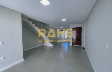 Imagem 4: Casa Geminada com piscina à Venda no bairro Atiradores em Joinville/SC