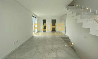 Imagem 2: Geminado Triplex à venda no bairro Floresta em Joinville/SC