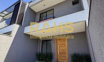 Imagem: LInda casa geminda com 3 quartos, sendo