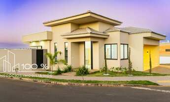 Imagem: Imperdível Casa em Condomínio à Venda