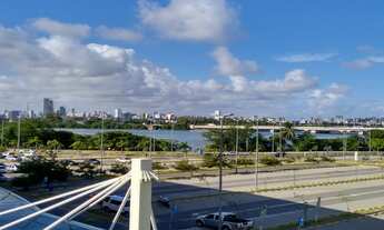 Imagem 2: Sala Comercial de Alto Padrão para Locação no Empresarial Rio Mar Trade Center, no Pina