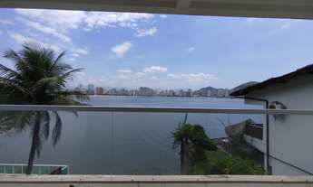 Imagem 5: Casa de Luxo com 3 Suítes e 4 Vagas no Parque Prainha, São Vicente-SP: Imperdível Oportuni