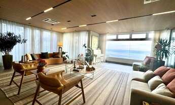 Imagem: Imponente casa de condomínio à venda em