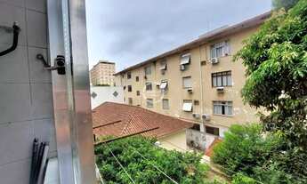 Imagem 2: Apartamento à venda no Gonzaga, Santos-SP: 2 quartos, 1 suíte, 2 salas, 1 banheiro, 1 vaga