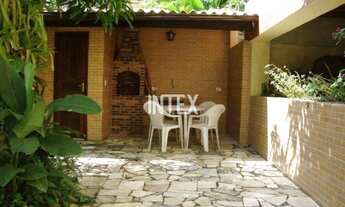 Imagem 6: Excelente casa em área nobre de Pendotiba, terreno de 1.000 m2, todo arborizado, 400 m2 de