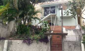 Imagem: Espetacular Casa à Venda em Niterói-RJ