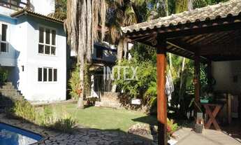 Imagem 2: Casa triplex com 4 quartos, sendo 4 suites e 3 vagas para venda em Pendotiba, Niterói-RJ
