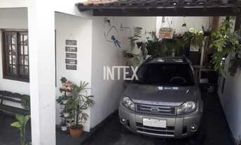 Imagem: Casa de luxo em condomínio no Rio do Ouro