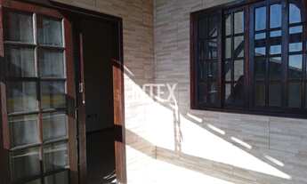 Imagem 2: Ótima casa duplex com 3 quartos (sendo 1 suíte), sala, cozinha e 1 vaga em São Gonçalo