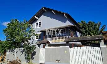 Imagem: Casa com 3 quartos e 3 vagas à venda em