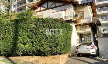 Imagem 3: Casa em Condomínio à Venda em Santa Rosa, Niterói-RJ: 3 quartos, 1 suíte, 2 salas, 4 banhe