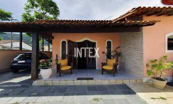 Imagem: Imperdível casa à venda em Niterói-RJ