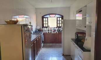 Imagem 4: Casa de luxo à venda em Piratininga, Niterói-RJ, com 5 quartos, 3 suítes e 6 vagas de gara