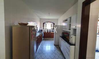 Imagem 3: Casa de luxo à venda em Piratininga, Niterói-RJ, com 5 quartos, 3 suítes e 6 vagas de gara