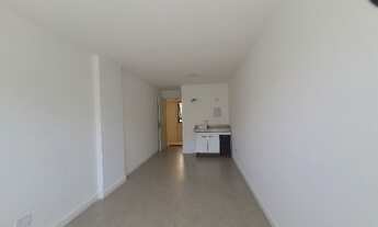 Imagem 2: Sala Comercial de Alta Qualidade com 1 Vaga de Garagem em Condomínio no Fonseca, Niterói-R