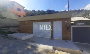 Imagem 2: Casa em Condomínio de 2 Quartos na Várzea das Moças, São Gonçalo-RJ: 1 suíte, 1 sala, 2 ba