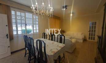 Imagem 3: Casa de Luxo à Venda em Niterói-RJ, São Francisco: 5 Quartos, 2 Suítes, 3 Salas, 4 Banheir