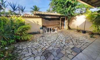 Imagem 2: Casa linear à venda em Itaipu, com 3 quartos, 1 suíte, 2 salas, 3 banheiros