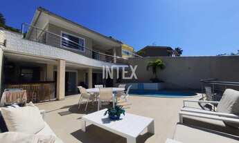 Imagem 2: Casa de Luxo em Condomínio com 4 Quartos e 3 Suítes em Várzea das Moças, Niterói-RJ