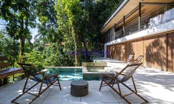 Imagem 2: 4 dormitórios, 4 suíte, 6 banheiro, 4 vagas na garagem, 550M² de Área Construída