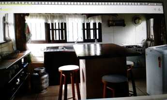 Imagem 4: 5 dormitórios, 1 suítes, 3 banheiro, 4 vagas na garagem