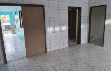 Imagem 4: 4 dormitórios, 2 banheiro, 1 vaga na garagem