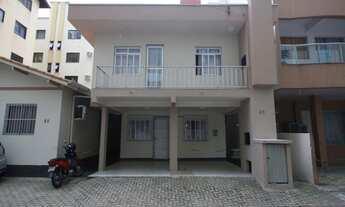 Imagem: 3 dormitórios, 1 suítes, 2 banheiro, 1