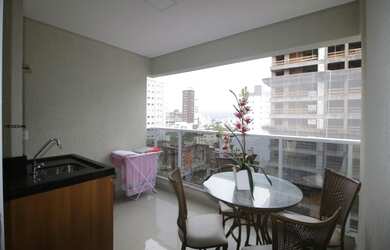 Imagem 2: 2 dormitórios, 1 suítes, 2 banheiro, 2 vagas na garagem, 80M² de Área Construída