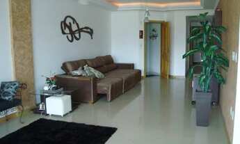 Imagem 5: 4 dormitórios, 1 suítes, 2 banheiro, 215M² de Área Construída, 245M² de Área Total