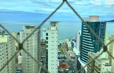 Imagem 2: 5 dormitórios, 4 suíte, 5 banheiro, 3 vagas na garagem, 190M² de Área Construída