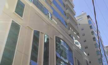 Imagem 2: 3 dormitórios, 3 suíte, 4 banheiro, 3 vagas na garagem, 258M² de Área Construída