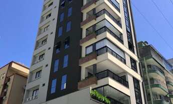 Imagem 2: 3 dormitórios, 3 suíte, 4 banheiro, 2 vagas na garagem, 252M² de Área Construída