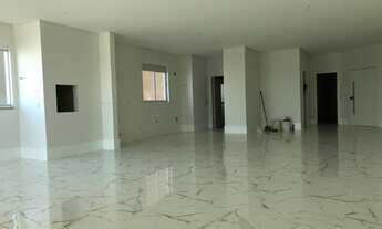 Imagem 4: 4 dormitórios, 4 suíte, 5 banheiro, 4 vagas na garagem, 240M² de Área Construída