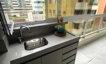 Imagem 4: 3 dormitórios, 3 suíte, 4 banheiro, 2 vagas na garagem, 275M² de Área Construída