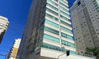 Imagem: 4 dormitórios, 4 suíte, 5 banheiro, 2