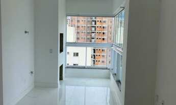 Imagem 2: 3 dormitórios, 3 suíte, 4 banheiro, 2 vagas na garagem, 92M² de Área Construída