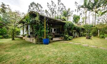 Imagem: 7 dormitórios, 2 suíte, 5 banheiro, 31990M²