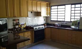 Imagem: 3 dormitórios, 1 suítes, 2 banheiro, 3