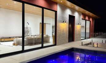 Imagem: 4 dormitórios, 4 suíte, 6 banheiro, 4