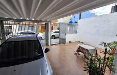 Imagem 2: 2 dormitórios, 1 banheiros, 2 vagas na garagem