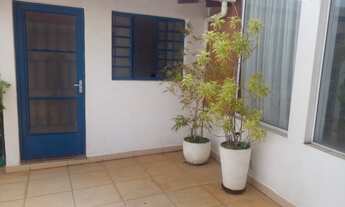 Imagem: 2 dormitórios, 2 banheiro, 3 vagas na garagem